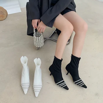 Taklidi Kadın yarım çizmeler Siyah / Beyaz Çorap Ayakkabı İnce Yüksek Topuklu Parti Düğün Pompaları Moda Sonbahar Botas 2022 Yeni Gelenler