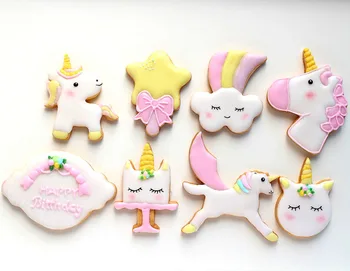 8 Adet / takım Karikatür Hayvan kurabiye kesici Unicorn Fondan çikolatalı kek Kabartma şablon kalıp DIY Bisküvi Kalıp Pişirme Aracı