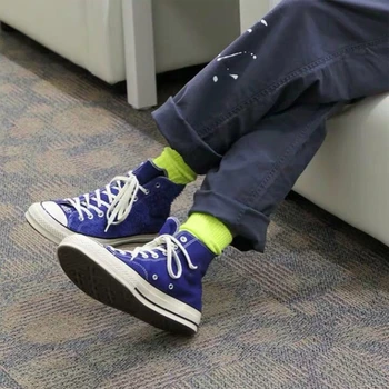MXMA Neon Düz Renk Ekip Çorap Erkekler Kadınlar için Genç Harajuku 80s Tüp Çorap