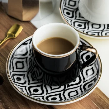 Seramik espresso bardakları Tabaklar İle Türk Tarzı Yaratıcı Latte Kahve Mocha ve Öğleden Sonra Çay Kahve fincan seti Hediye Göndermek Kaşık