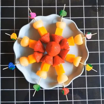 100 adet / takım Kravat Bir Düğüm Bambu yiyecek kürdanları meyve çatalı Sopa Büfe Cupcake Toppers Kokteyl Çatal Düğün Festivali Süslemeleri