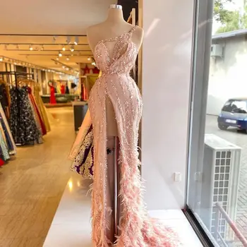 Seksi Yüksek Yarık Abiye giyim Bir Omuz Sapanlar Kristaller Boncuklu Kadın Tüyler Pageant elbise Custom Made