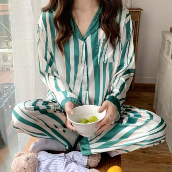Uzun Kollu İpek Pijama İlkbahar Sonbahar 2022 Kadın Pijama Setleri Baskı Saten Pijama Lüks Pijama Yeşil Çizgili Kıyafeti