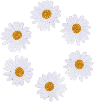 4 ADET Papatya Çiçek Yamalar Giyim için İşlemeli Demir on dikmek Beyaz Papatya Aplikler Giysi Çanta Şapka (4. 5x4. 5 cm)