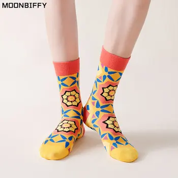 Hip-Hop Trend Renkli Kadın Çorap Roman Geometrik Florets Kişilik Çorap Yüksek Kaliteli Rahat Nefes Kız Çorap