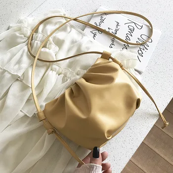 Kadınlar için yeni Crossbody Çanta Çanta 2022 Yaz Moda Küçük askılı çanta Şeker Yumuşak Tasarımcı Omuz Kat Bulut el çantası