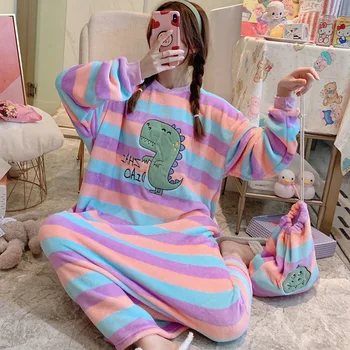 Kadın Kawaii Nightgowns Pijama Kalınlaşmak Büyük Boy Sabahlık Çilek Loungewear Kış Sıcak Flanel Elbise Baskılı Uzun Abiye