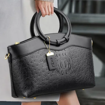 2022 En Moda Marka Timsah Desen Deri Tote Çanta Yüksek Kaliteli Büyük Kapasiteli Vintage basit omuz çantası Sac Lüks Cc