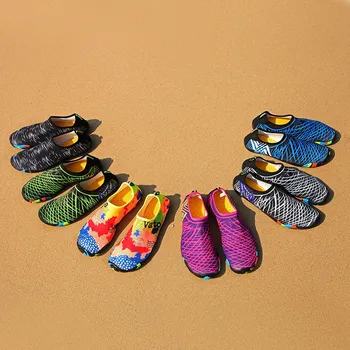 Yaz çizgili Renkli su ayakkabısı Erkekler yüzme ayakkabı Aqua plaj ayakkabısı Büyük boy ışık Yukarı Spor Ayakkabı kadın zapatos hombre