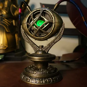 Süper kahraman Garip Kolye Göz Agamotto Infinity Taş Zaman mücevher led ışık modeli oyuncak koleksiyonu hediye odası dekorasyon