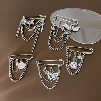 U Büyülü Moda Çok katmanlı Metal Broş Kadınlar için Pin Zincir Püskül Üç Boyutlu Gülen Kelebek Lüks Broş Takı